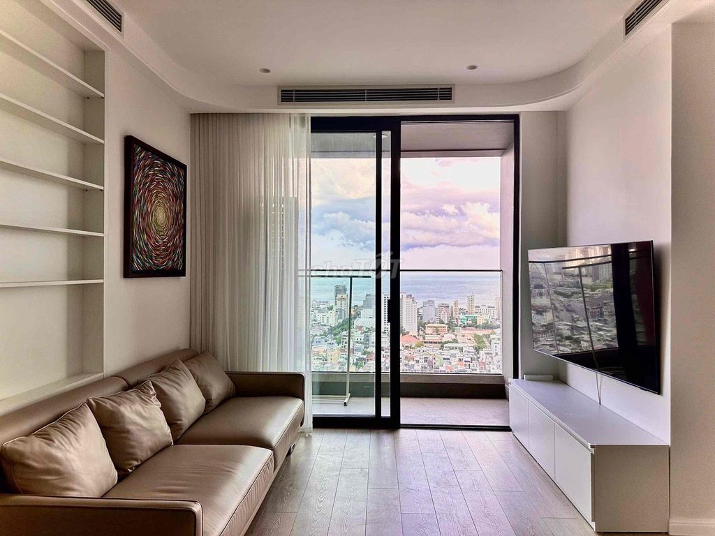 Квартира, 3 спальни · 100 м² 2