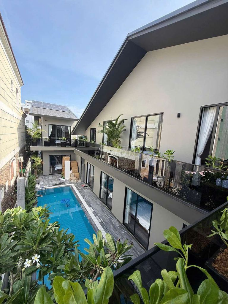 Дом, 11 спален · 400 м² 3