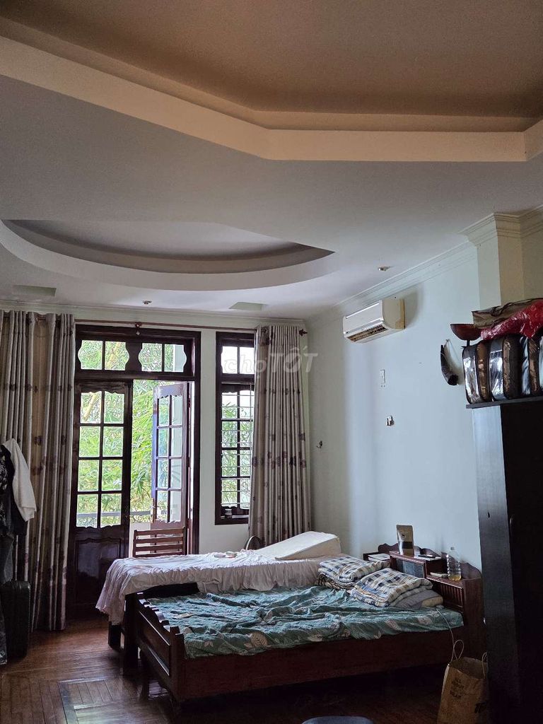 Дом, 7 спален · 200 м² 6