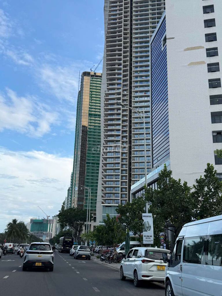 Дом, 3 спальни · 480 м²