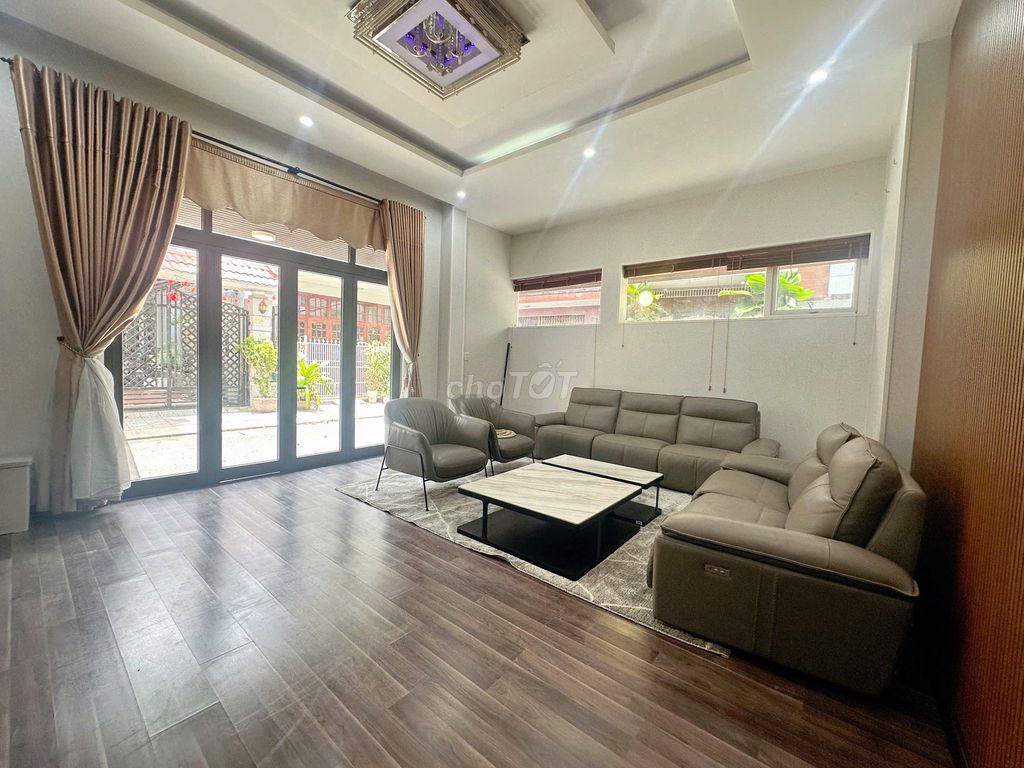 Дом, 4 спальни · 75 м² 2