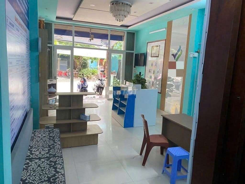 Дом, 7 спален · 92 м² 3