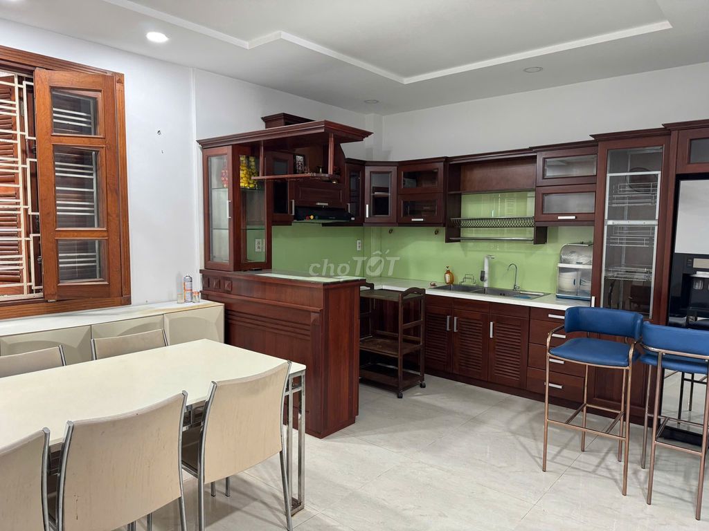 Дом, 6 спален · 100 м² 2
