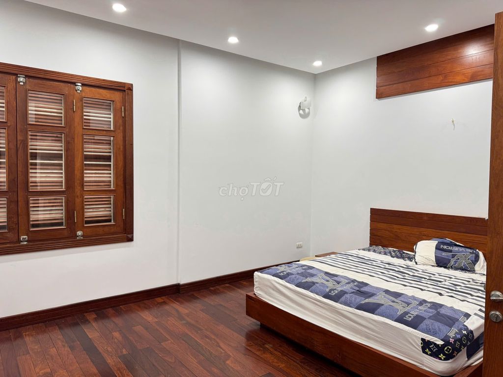 Дом, 6 спален · 100 м² 6