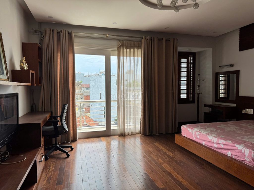 Дом, 6 спален · 100 м² 8