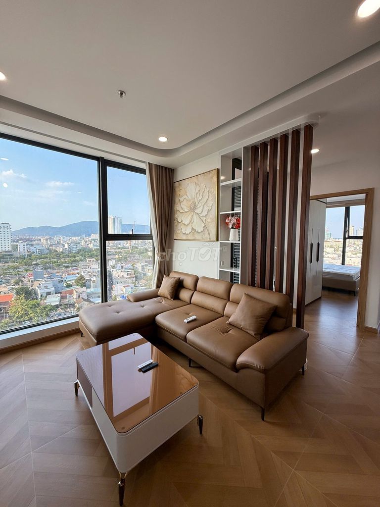 Квартира, 3 спальни · 100 м² 3