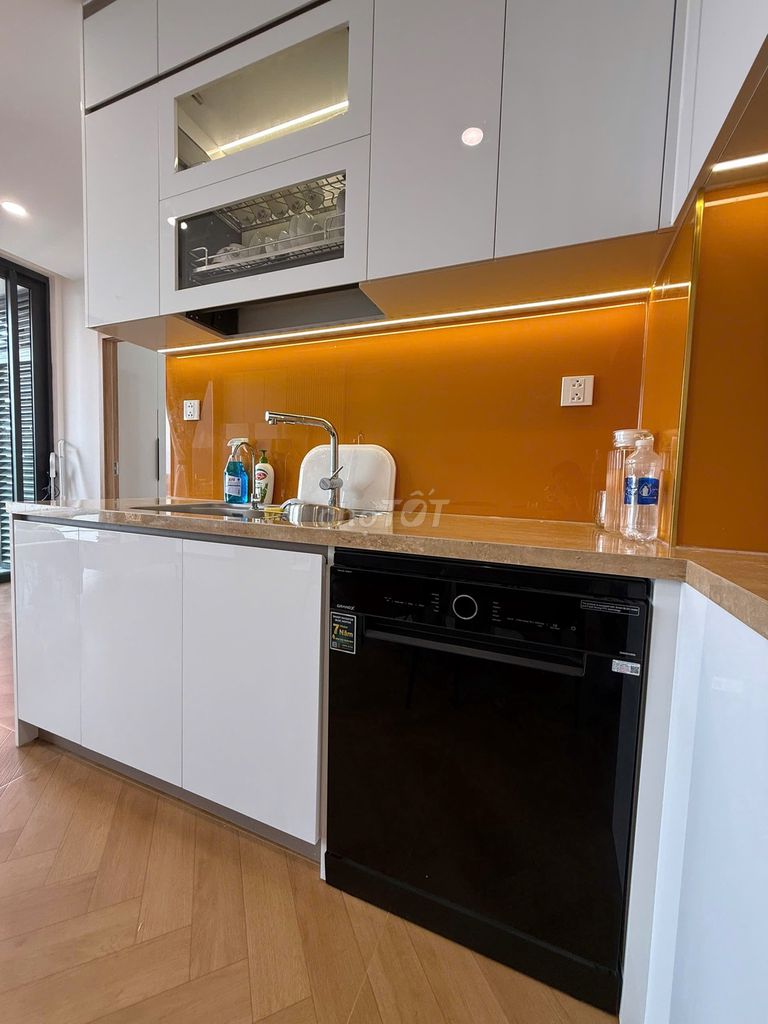 Квартира, 3 спальни · 100 м² 6