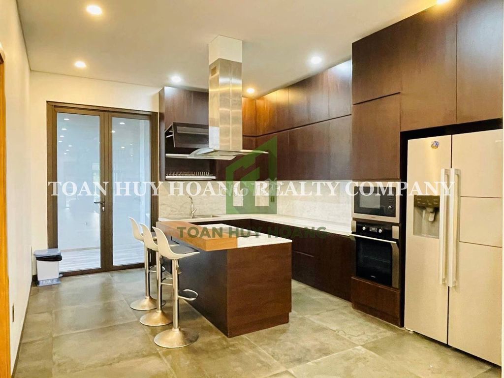 Дом, 5 спален · 250 м² 8