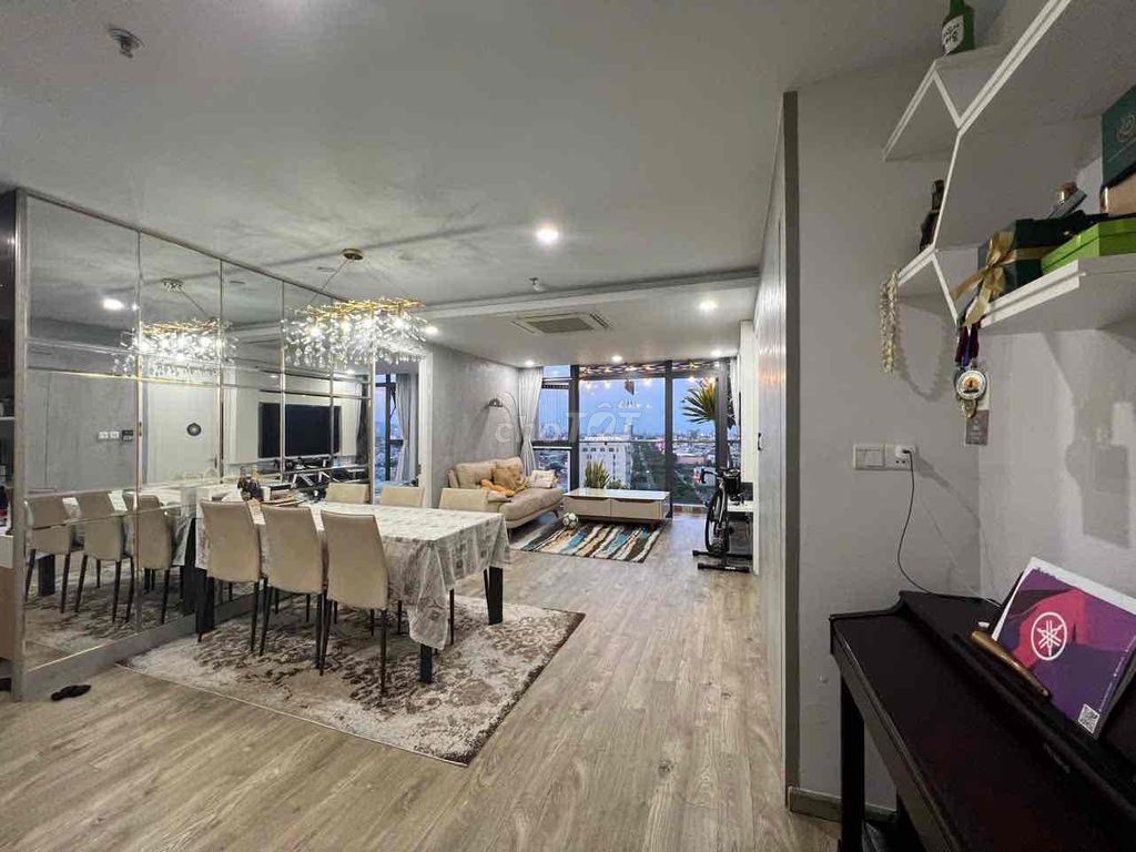 Квартира, 2 спальни · 80 м² 2