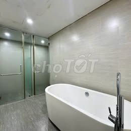 Квартира, 3 спальни · 130 м² 8