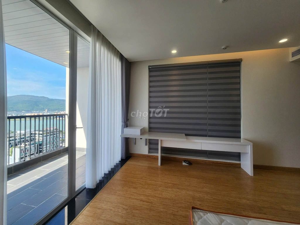 Квартира, 4 спальни · 350 м² 3