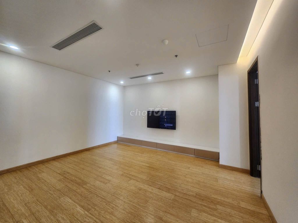 Квартира, 4 спальни · 350 м² 4
