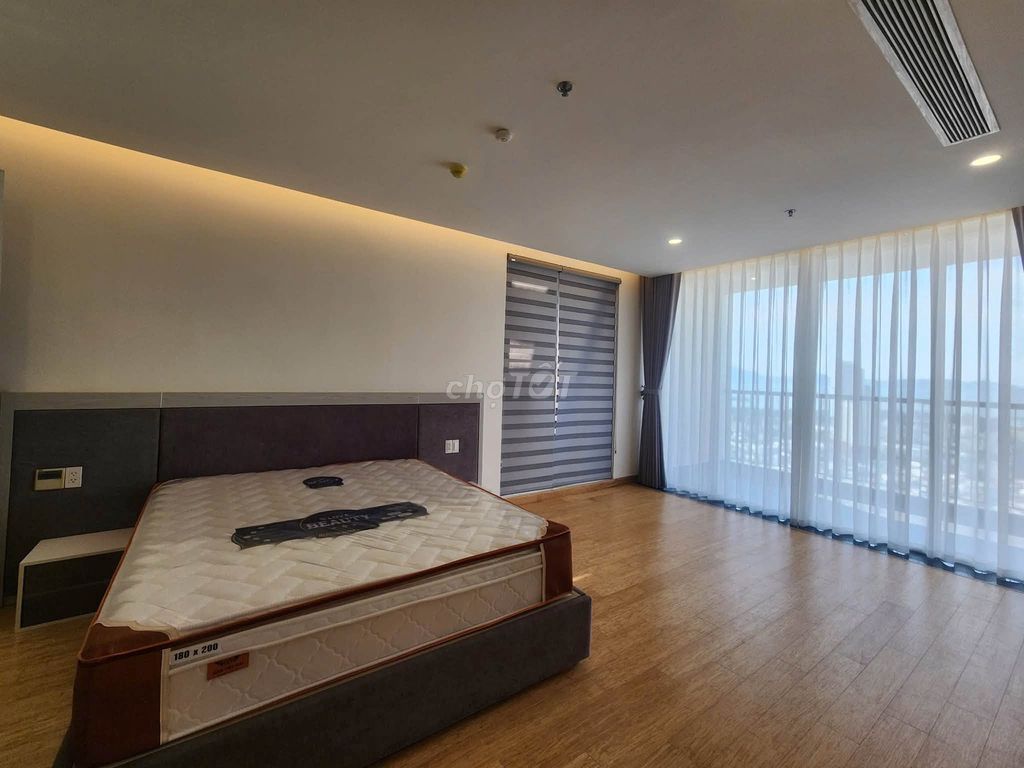 Квартира, 4 спальни · 350 м² 8