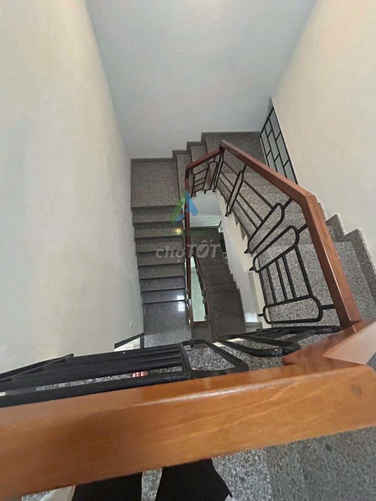 Дом, 4 спальни · 85 м²