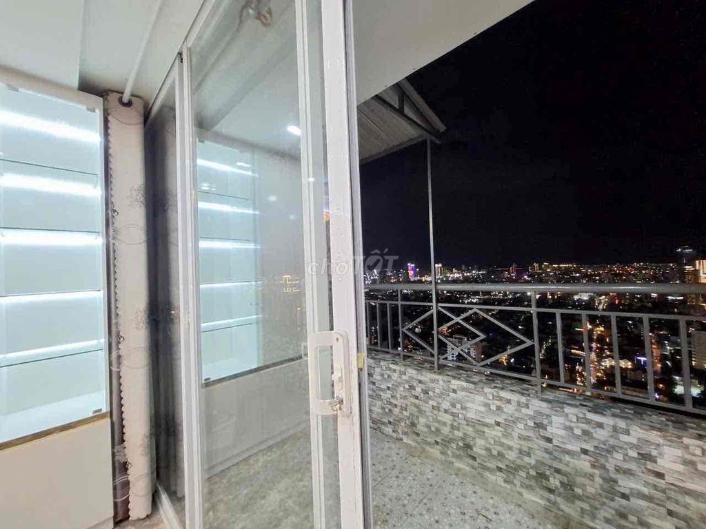 Квартира, 2 спальни · 70 м² 3