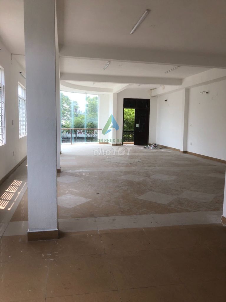 Дом, 4 спальни · 174 м²