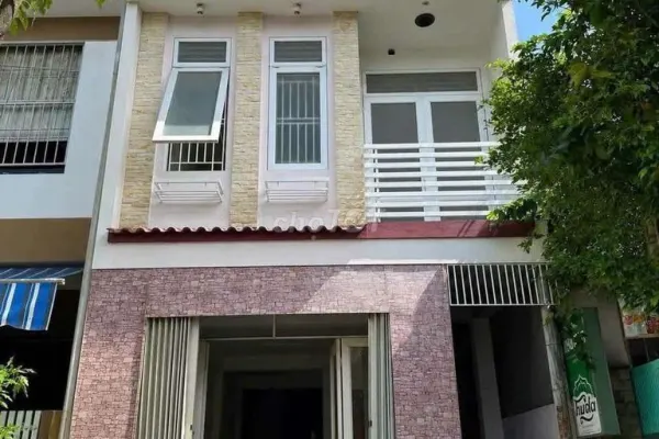 Дом, 3 спальни · 100 м²
