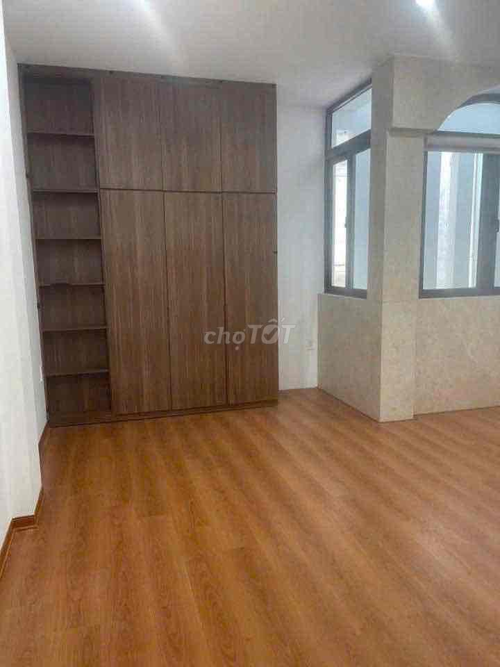 Дом, 4 спальни · 90 м² 2