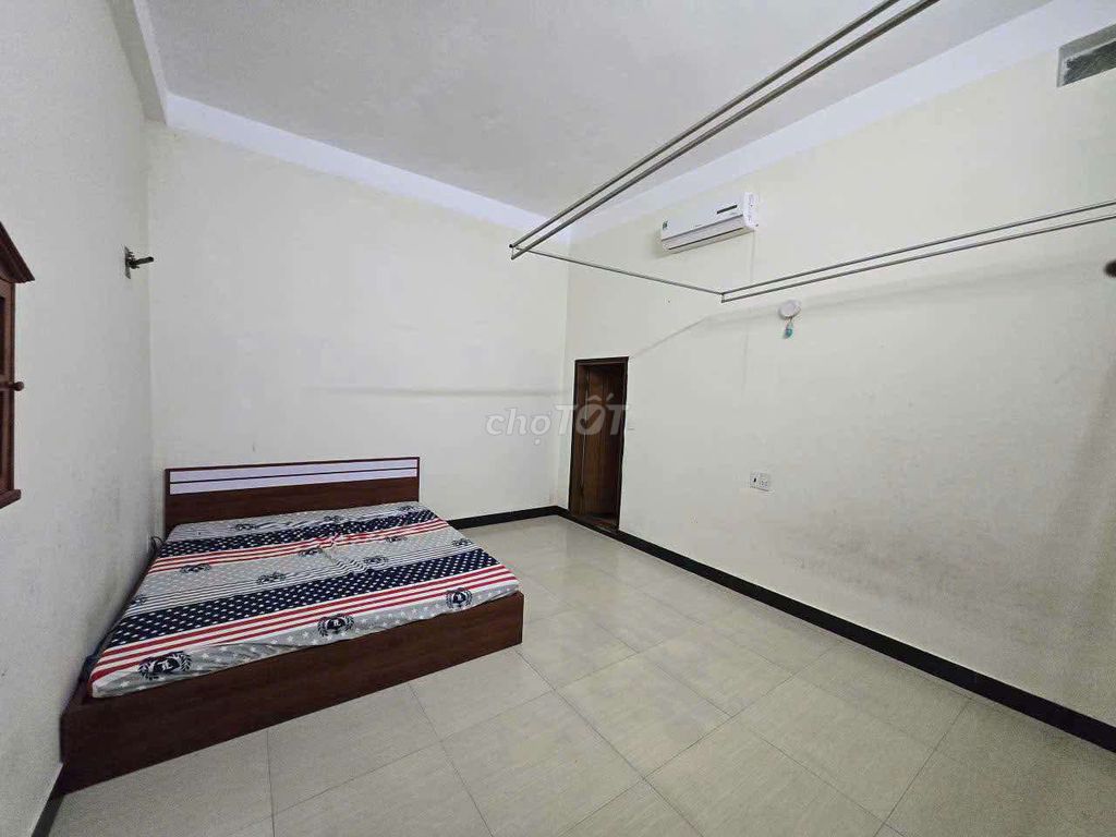 Дом, 5 спален · 120 м²