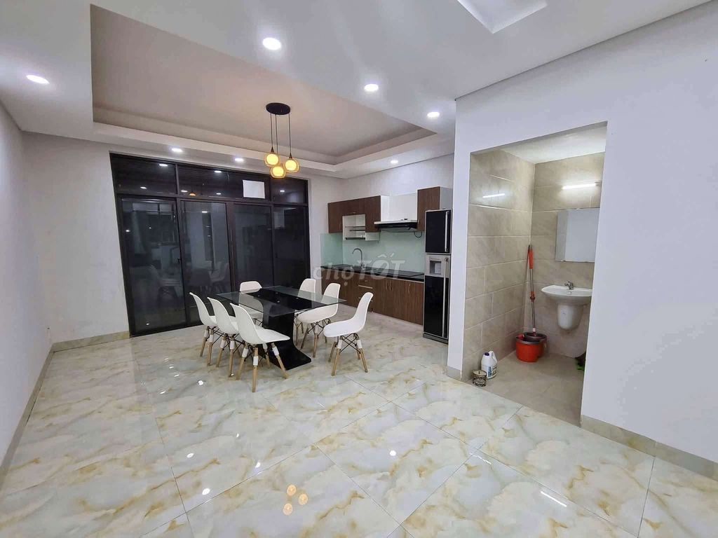 Дом, 4 спальни · 130 м² 2