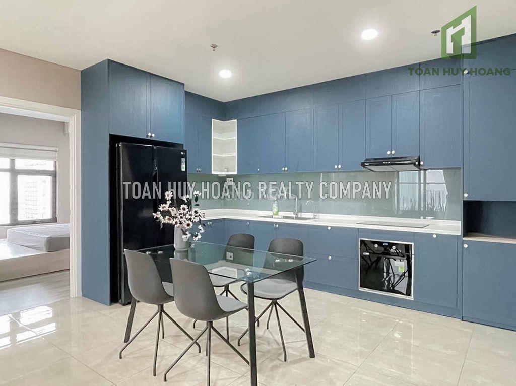Квартира, 3 спальни · 100 м² 2