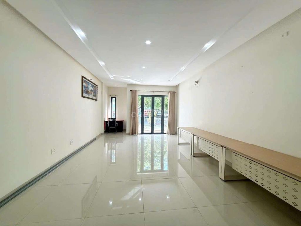 Дом, 5 спален · 100 м² 5