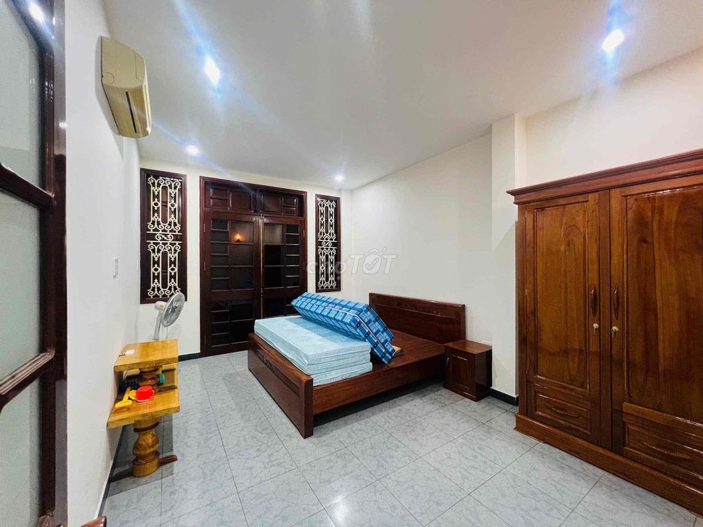 Дом, 4 спальни · 130 м² 5