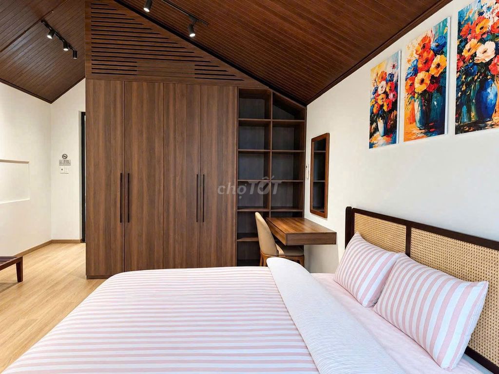 Дом, 5 спален · 250 м² 5