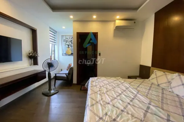 Дом, 4 спальни · 250 м²