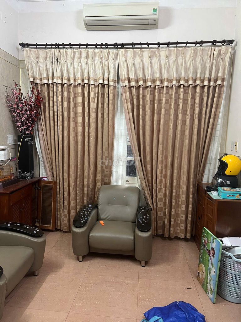 Дом, 3 спальни · 140 м²