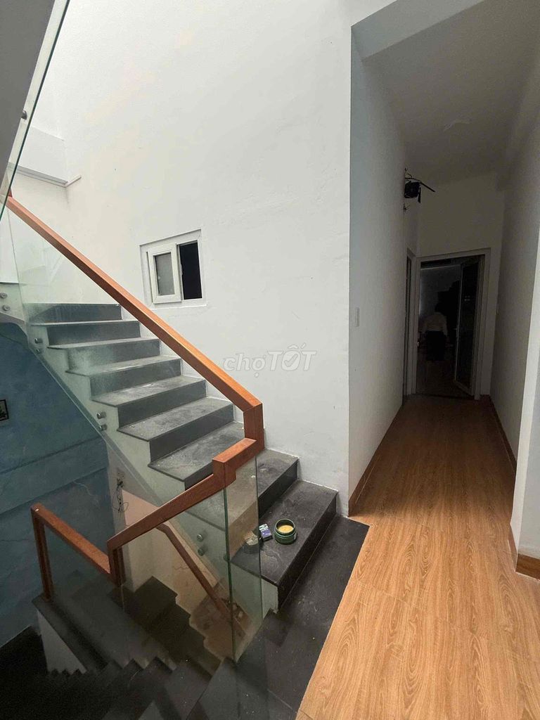 Дом, 5 спален · 100 м² 5
