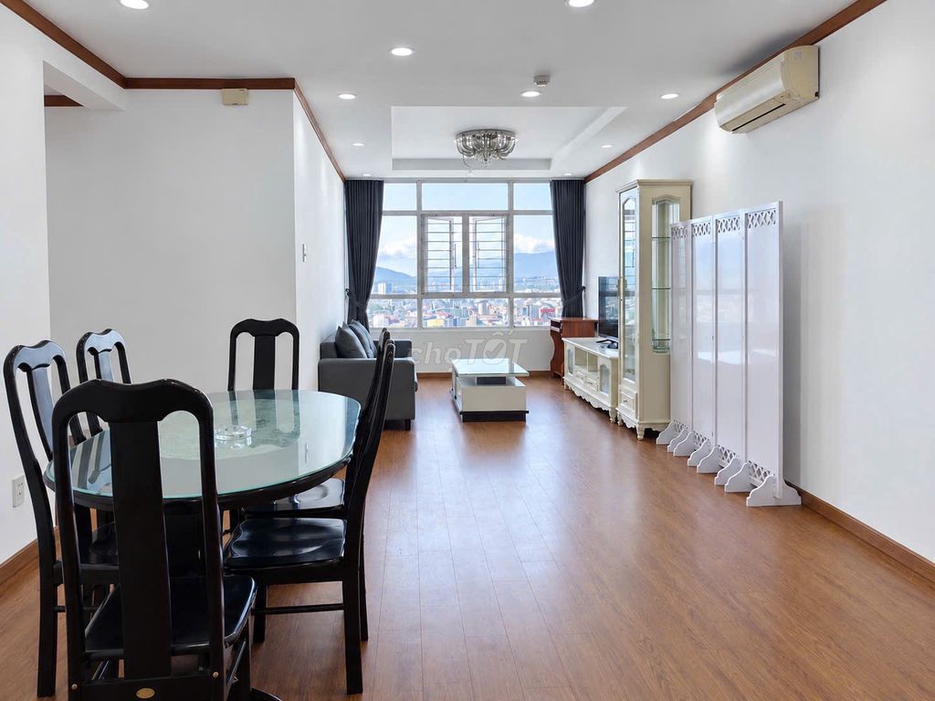 Квартира, 3 спальни · 117 м² 2