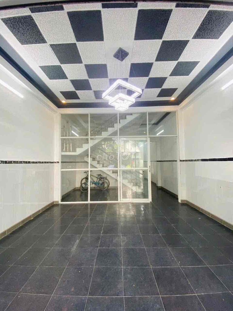 Дом, 3 спальни · 85 м²