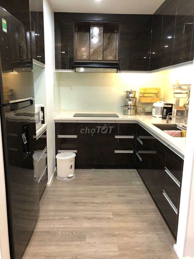 Квартира, 2 спальни · 70 м²