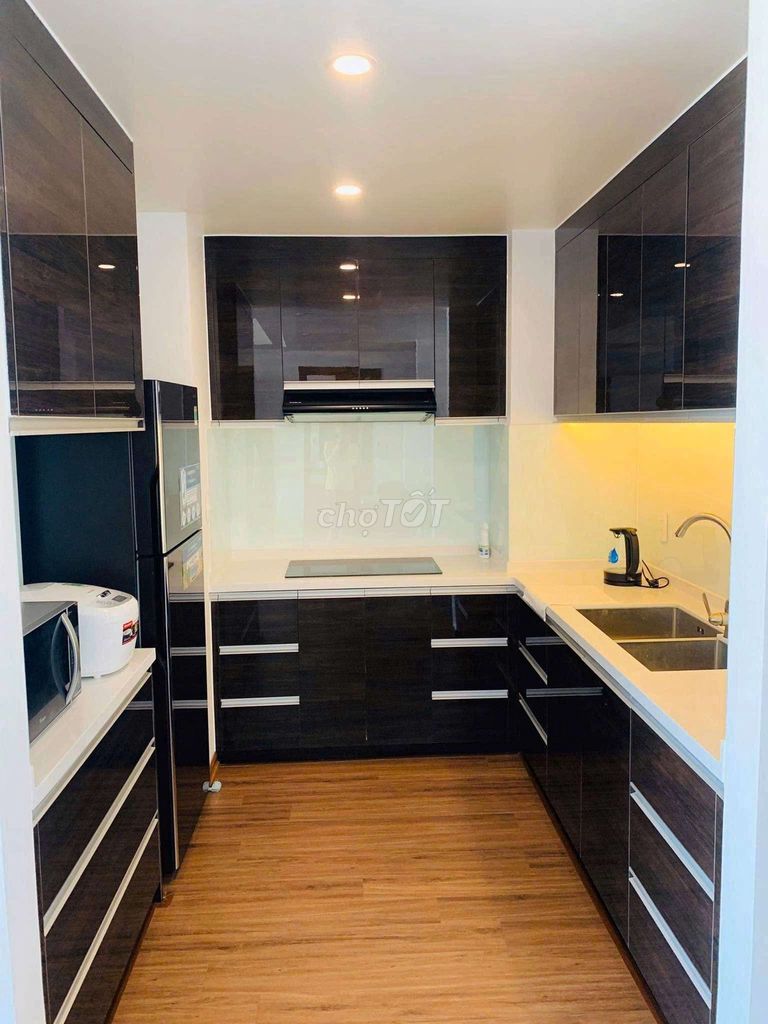 Квартира, 2 спальни · 70 м² 4