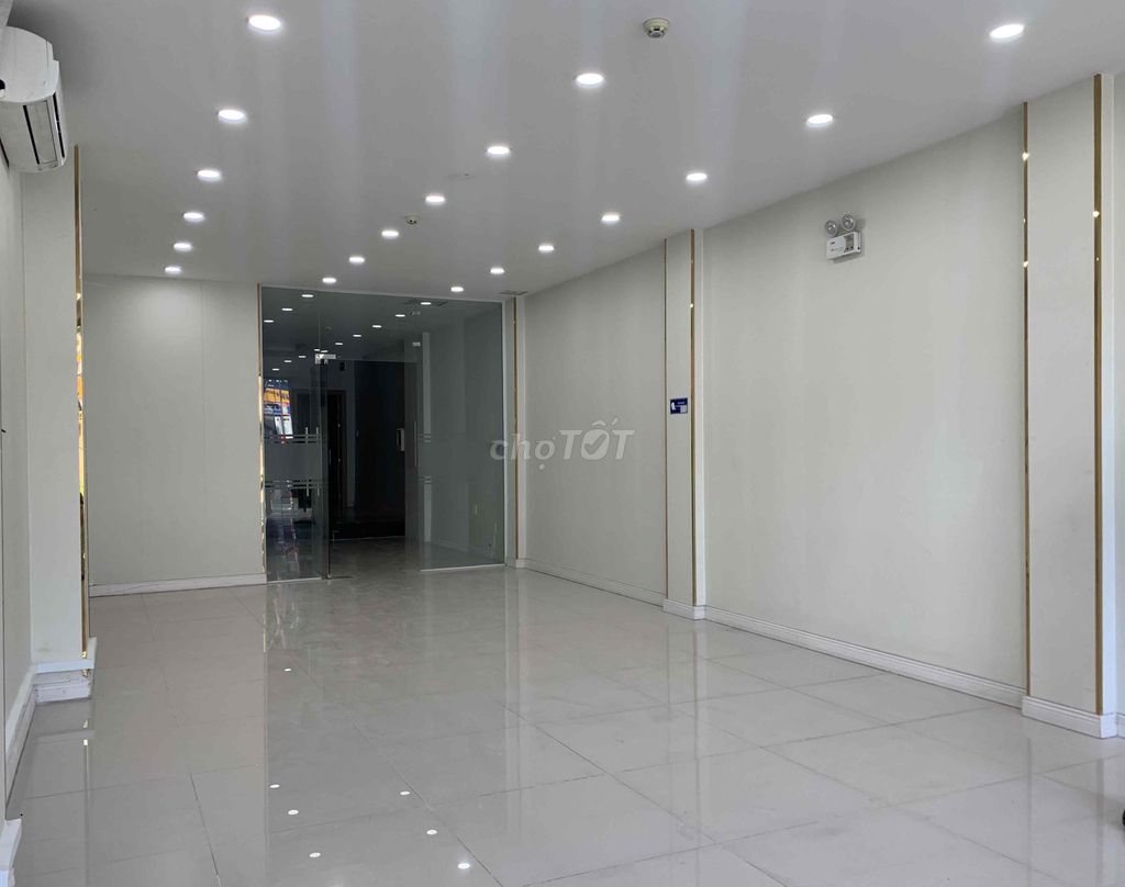 750 м²