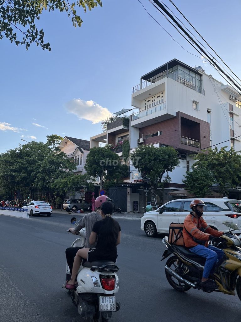 Квартира, 2 спальни · 60 м² 3
