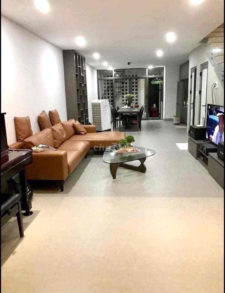 Дом, 2 спальни · 90 м²