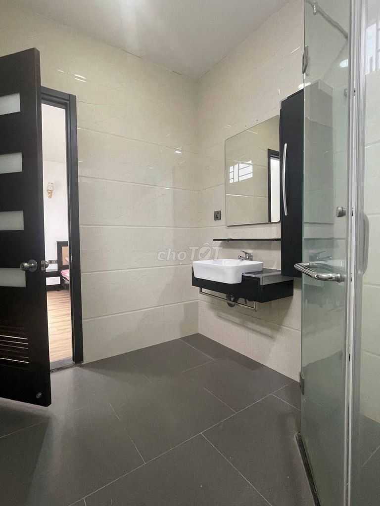 Дом, 4 спальни · 180 м² 6