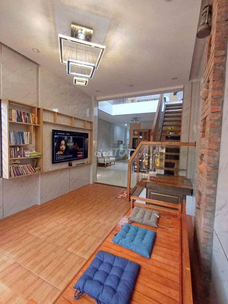 Дом, 3 спальни · 90 м² 2