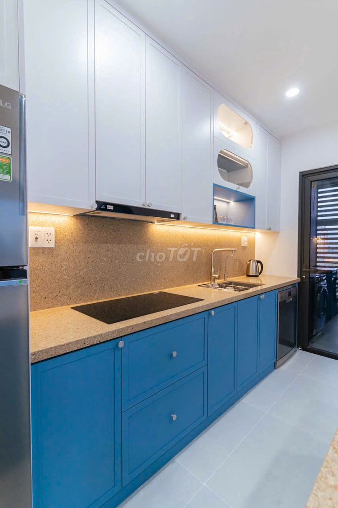 Квартира, 3 спальни · 92 м² 4