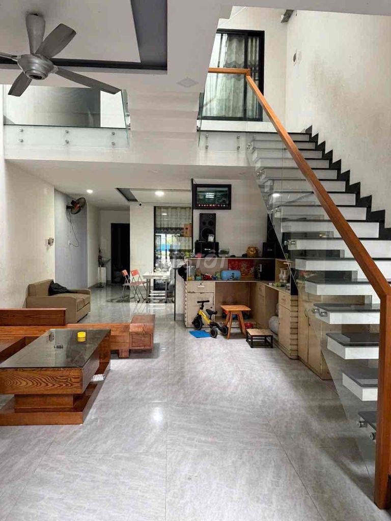 Дом, 3 спальни · 150 м² 3