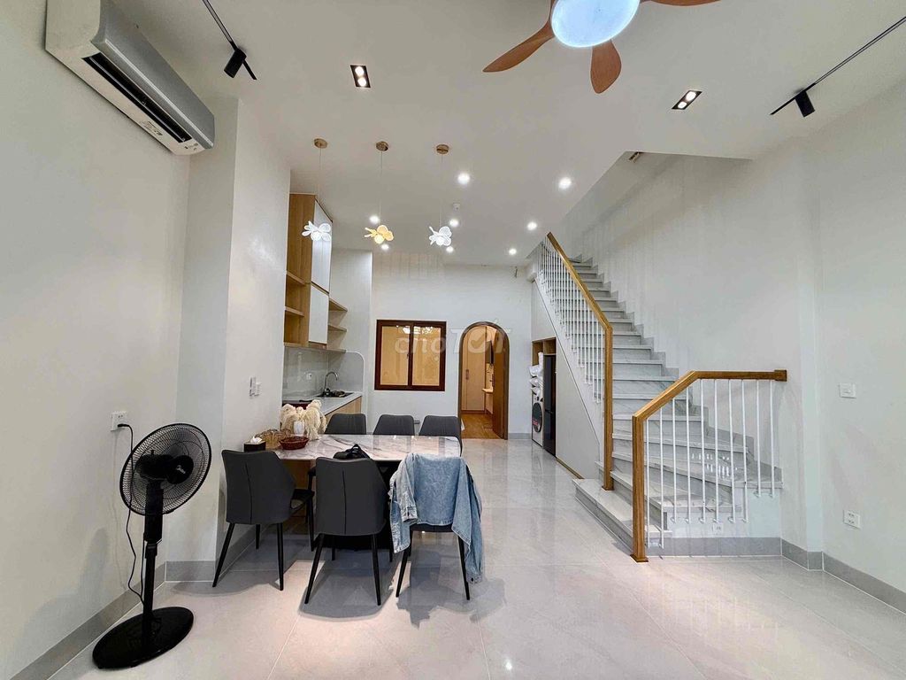 Дом, 5 спален · 100 м² 2