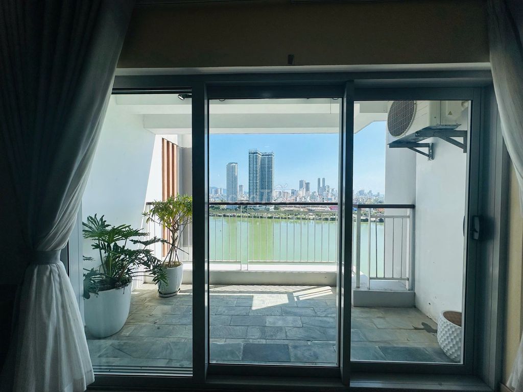Квартира, 2 спальни · 118 м² 4