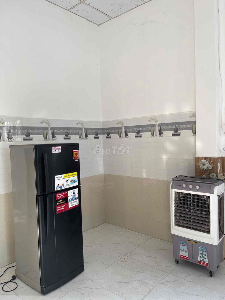Дом, 3 спальни · 300 м²