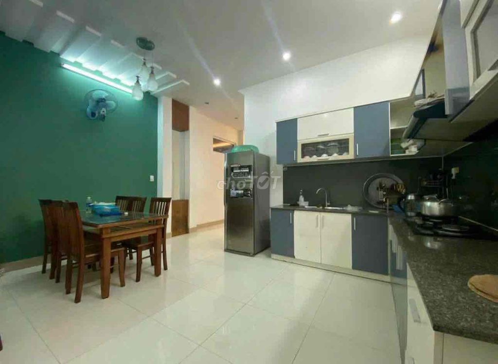 Дом, 3 спальни · 75 м² 3