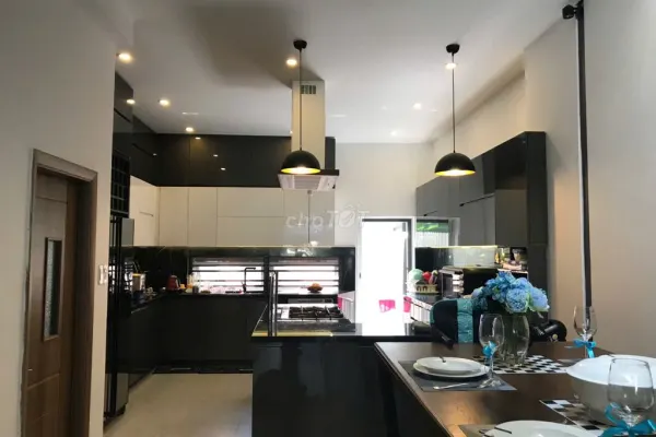 Дом, 3 спальни · 90 м²