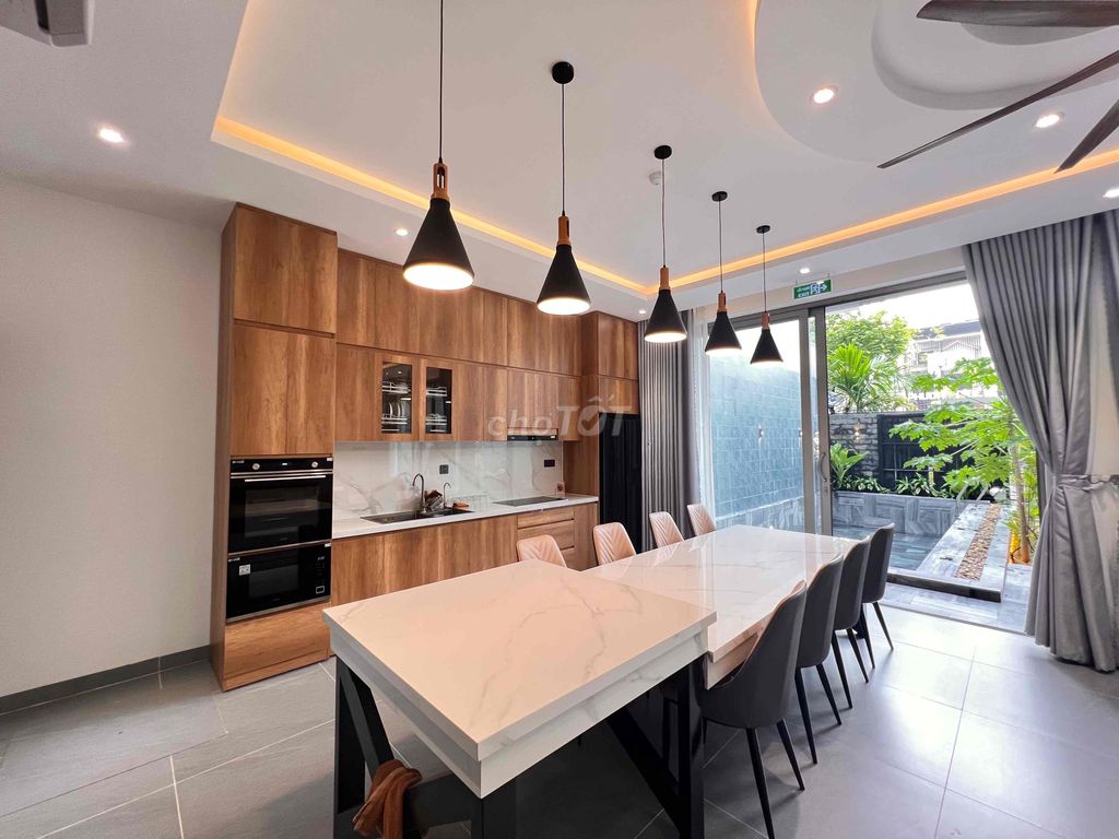 Дом, 6 спален · 200 м² 4