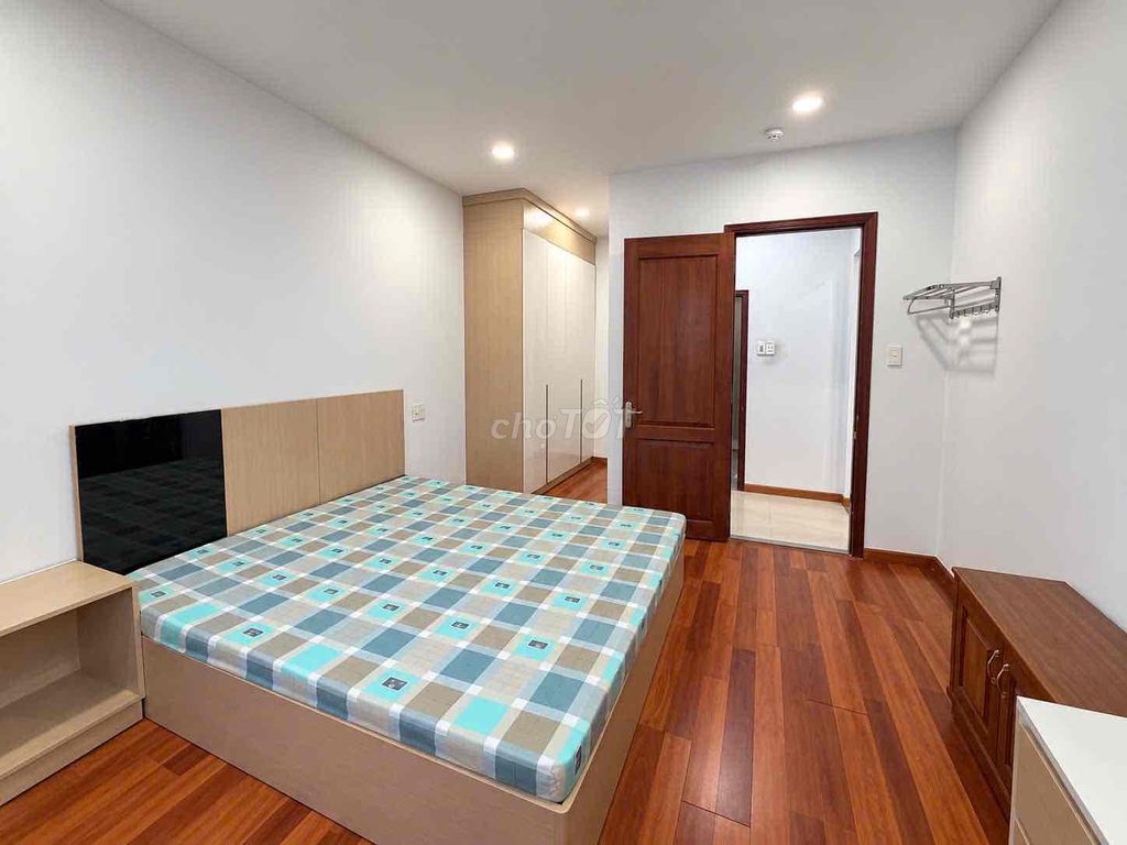 Квартира, 2 спальни · 130 м² 7
