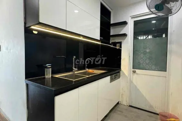 Квартира, 3 спальни · 80 м² 4